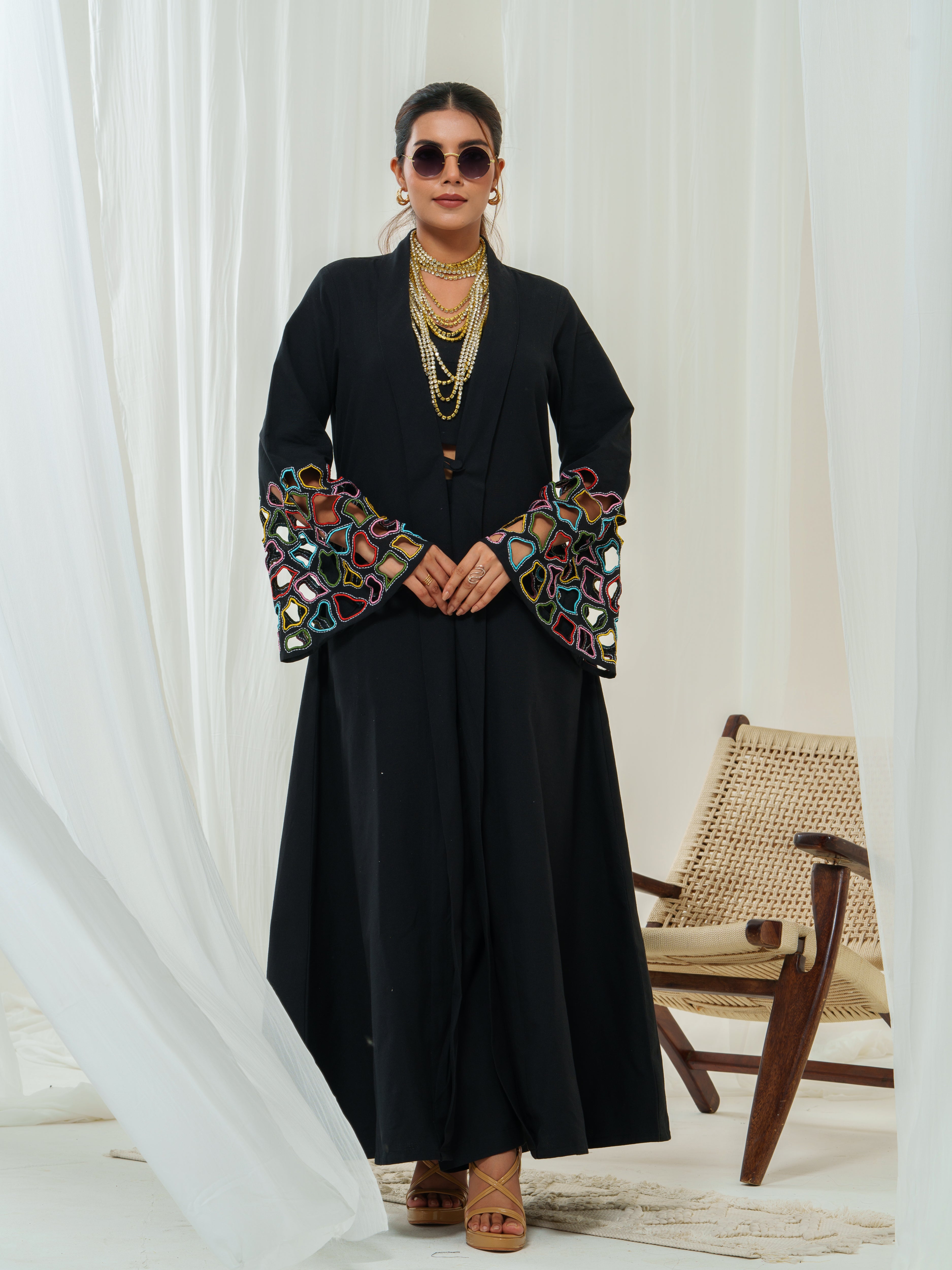 Bring the "Drama on sleeves "